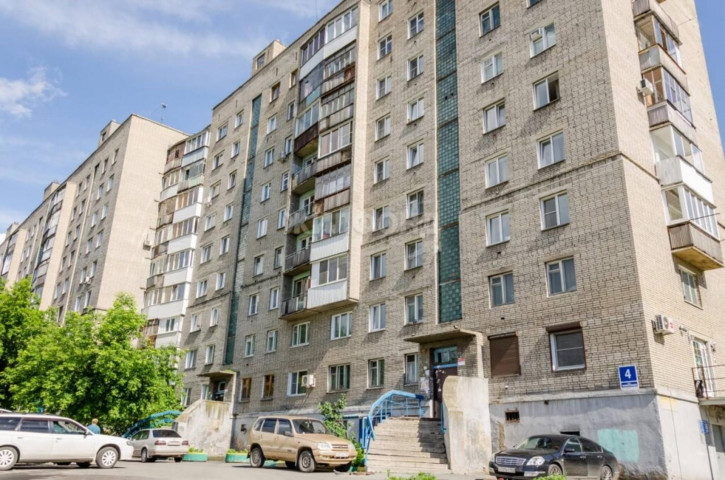 2-комн квартира Челюскинцев, 4