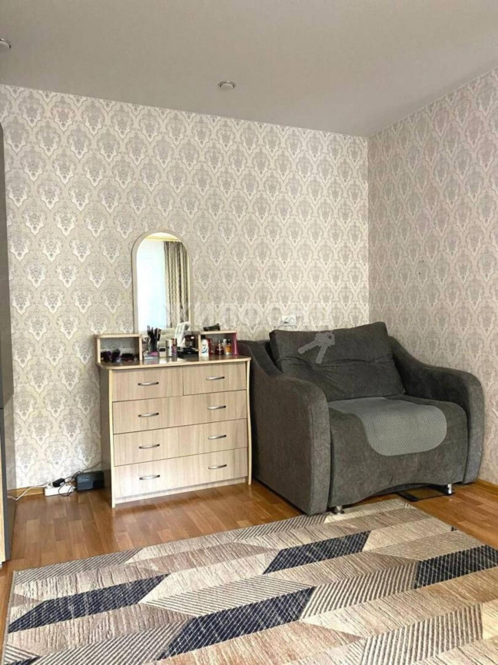 2-комн квартира Петухова, 84