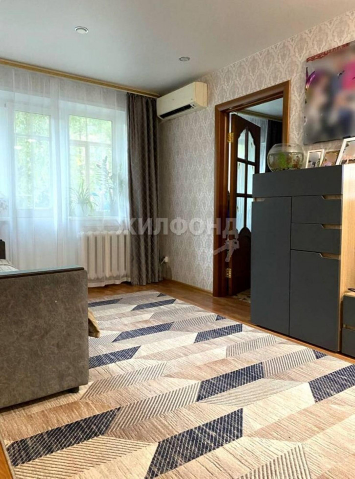 2-комн квартира Петухова, 84