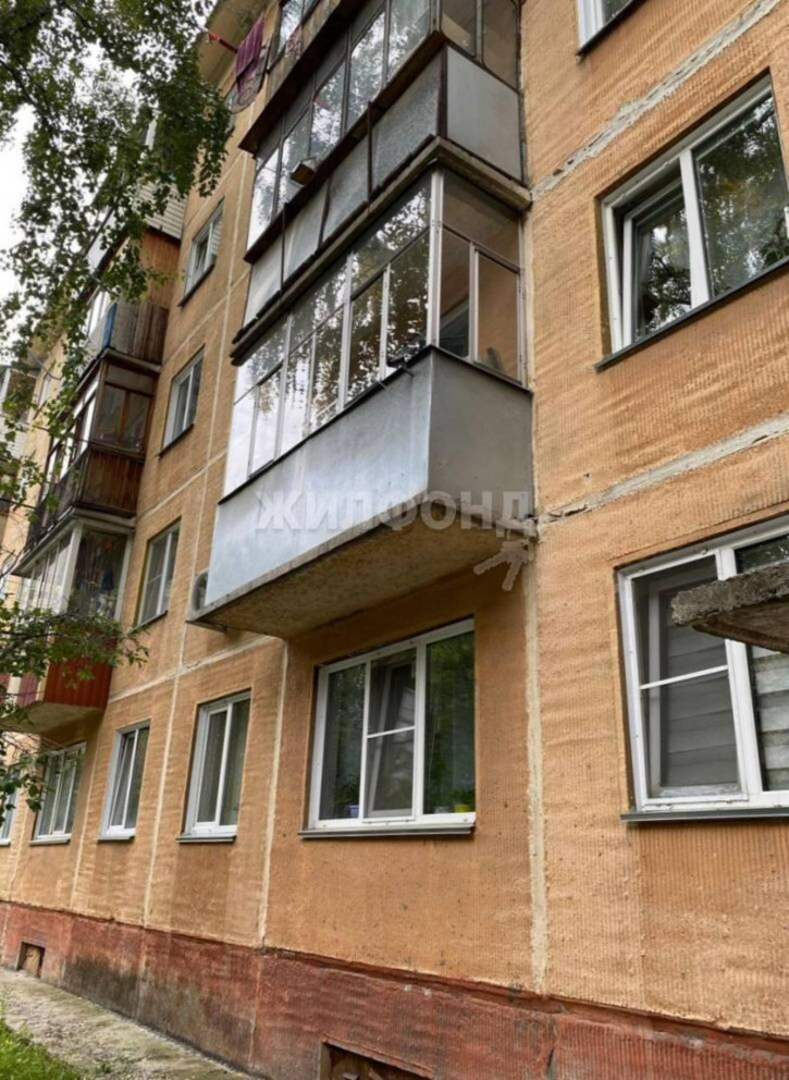 2-комн квартира Петухова, 84