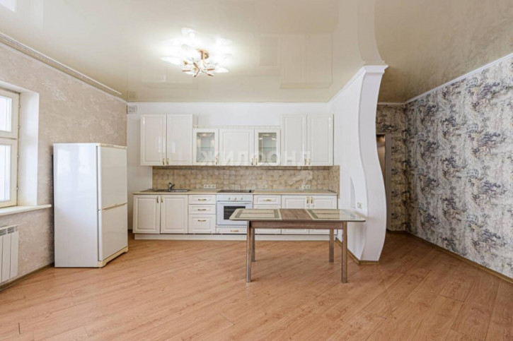 2-комн квартира Железнодорожная, 12