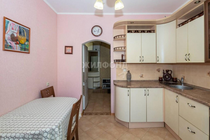 2-комн квартира Рубиновая, 4