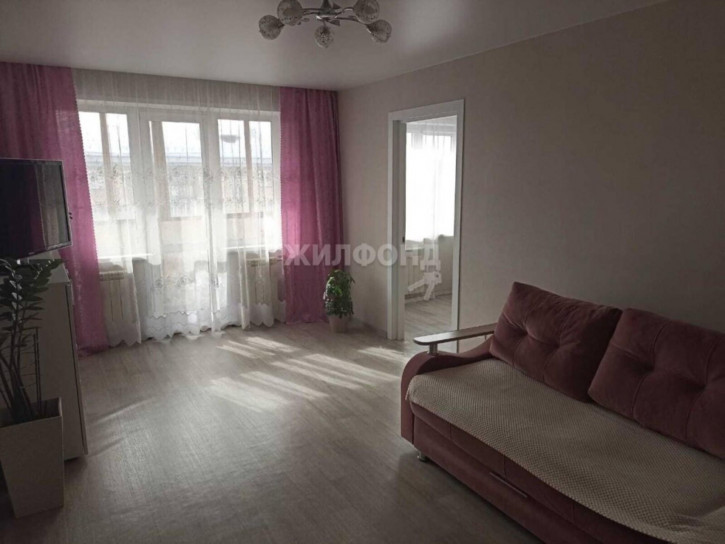 2-комн квартира Народная, 43