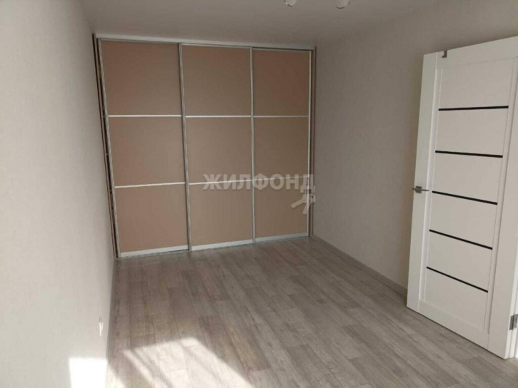 2-комн квартира Народная, 43