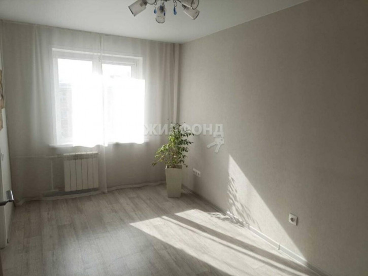 2-комн квартира Народная, 43