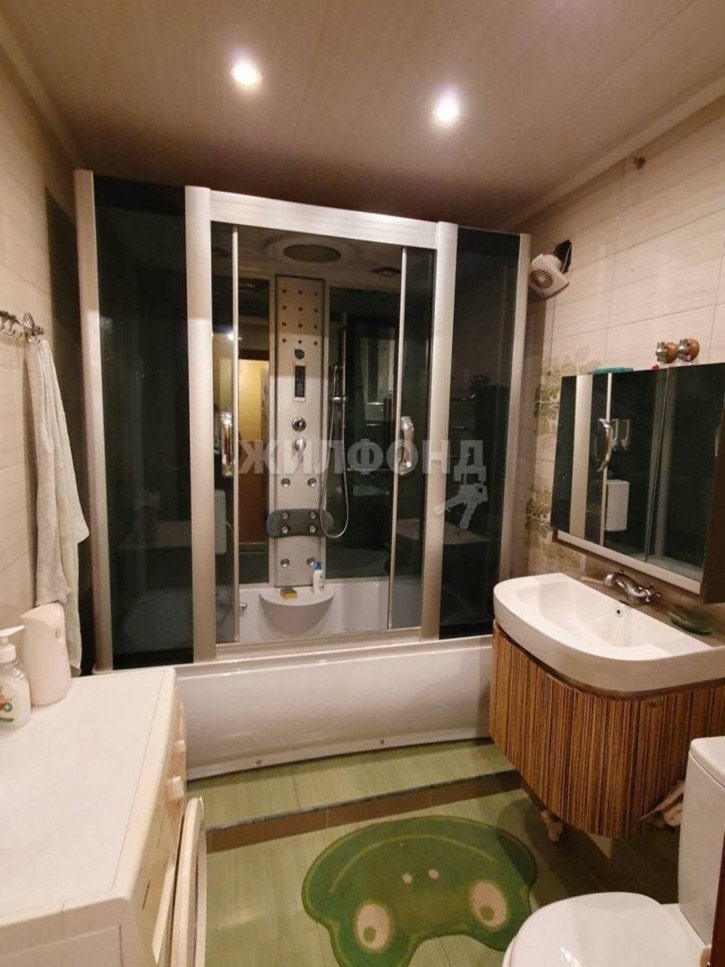 3-комн квартира Петровского, 7