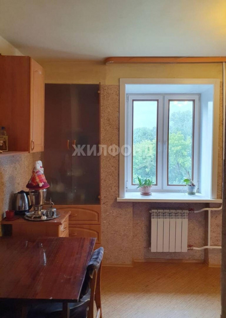 3-комн квартира Петровского, 7