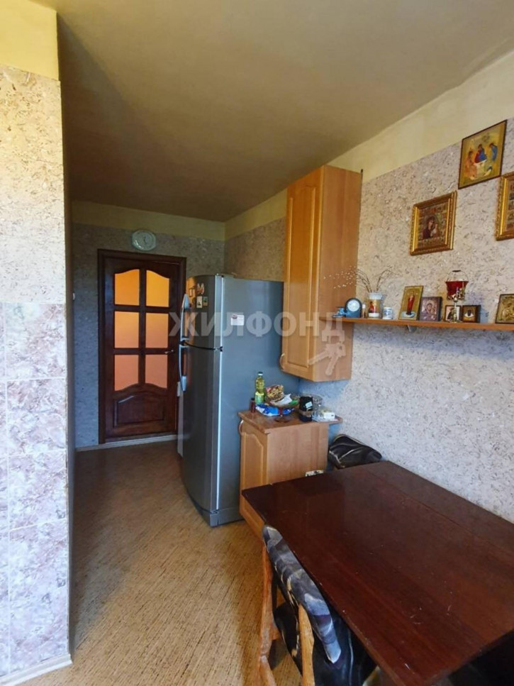 3-комн квартира Петровского, 7