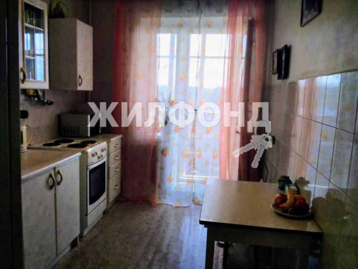 3-комн квартира Героев Революции, 12/1