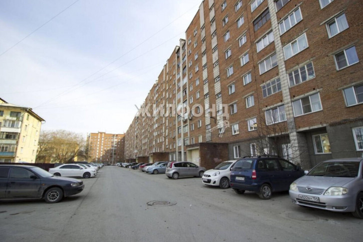 3-комн квартира Героев Революции, 12/1