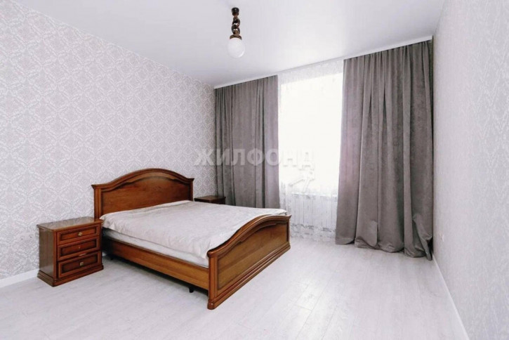 3-комн квартира 7-й микрорайон, 18