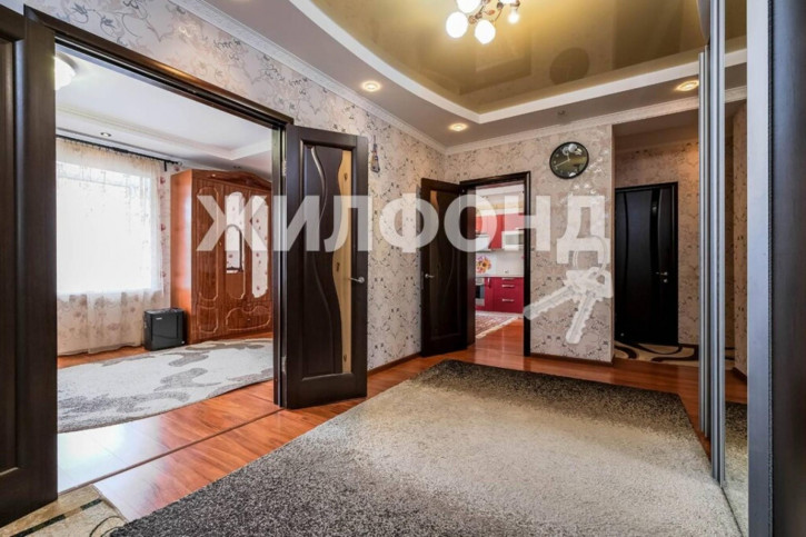 3-комн квартира Стартовая, 4