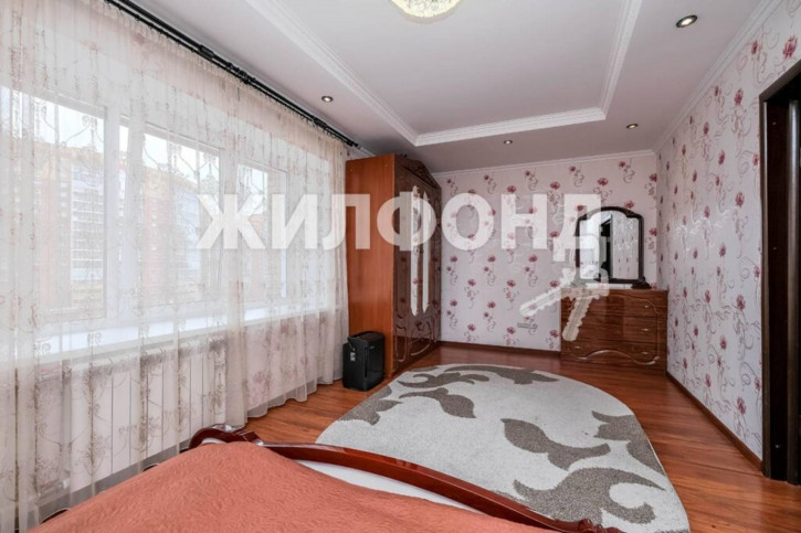 3-комн квартира Стартовая, 4