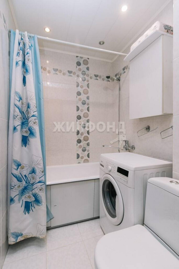 3-комн квартира Есенина, 47
