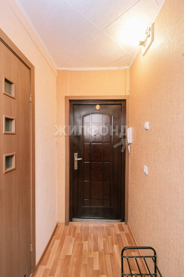 3-комн квартира Есенина, 47