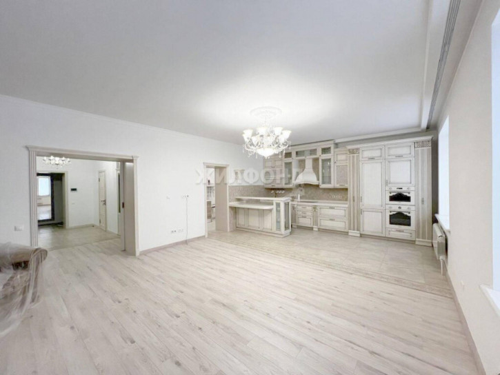 3-комн квартира Кирова, 27