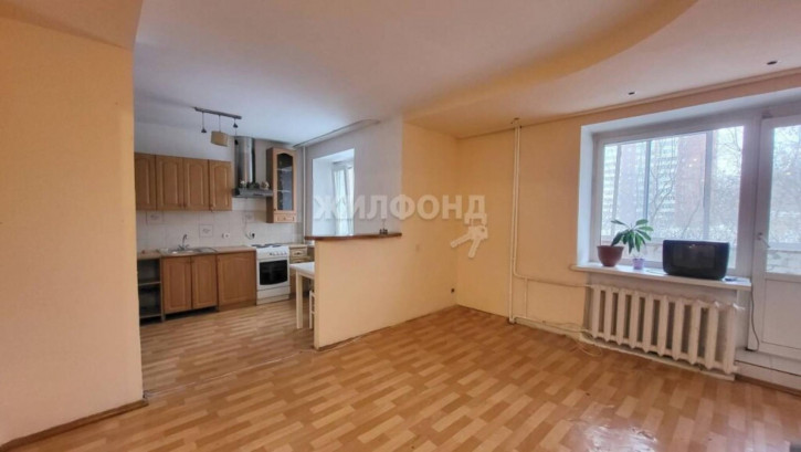 4-комн квартира Есенина, 10/2