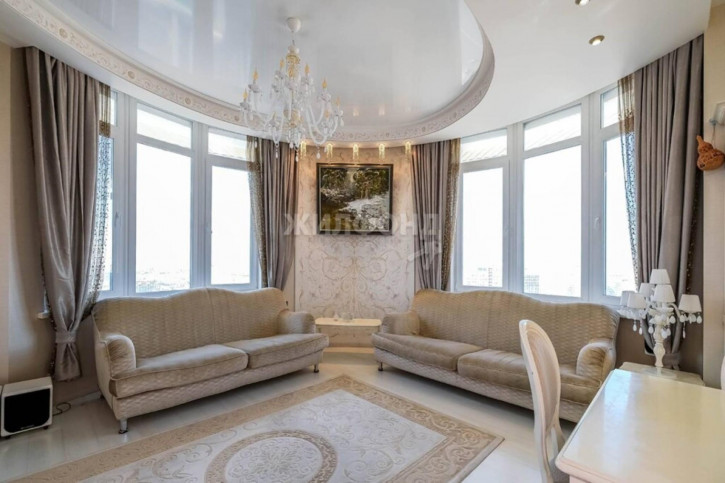 4-комн квартира Кирова, 25