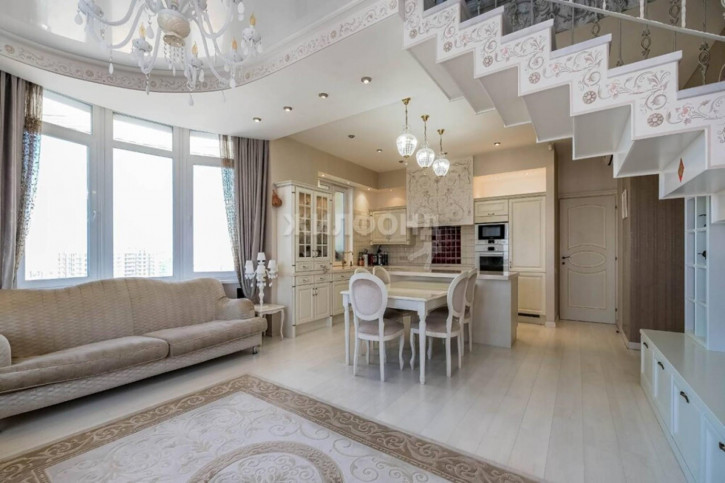 4-комн квартира Кирова, 25