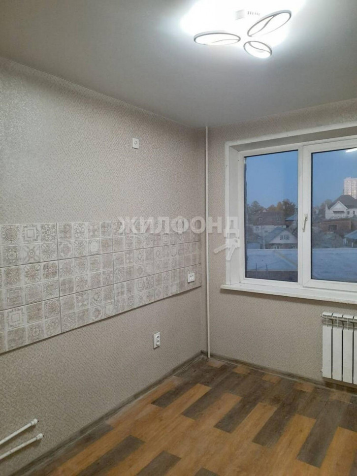 3-комн квартира Толбухина, 41