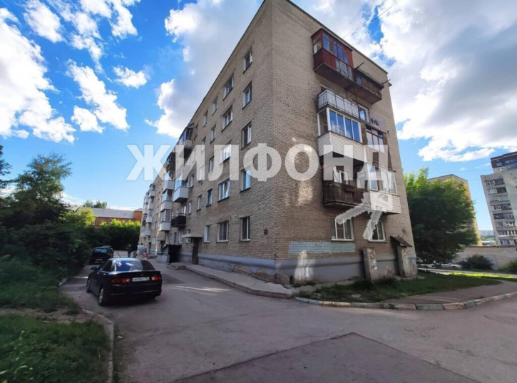 3-комн квартира Сибиряков-Гвардейцев, 44/2
