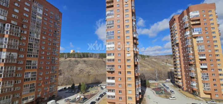 3-комн квартира Заречная, 4