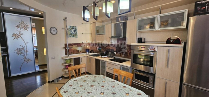 3-комн квартира Заречная, 4