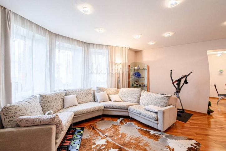 4-комн квартира Каменская, 58