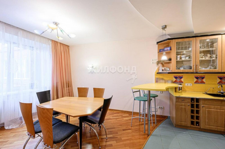 4-комн квартира Каменская, 58