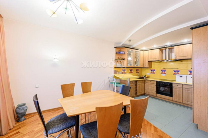 4-комн квартира Каменская, 58