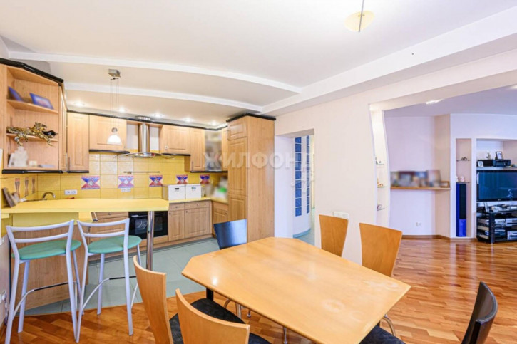 4-комн квартира Каменская, 58