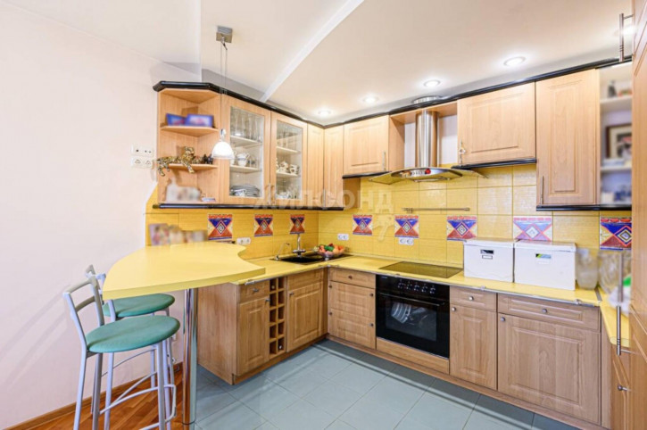 4-комн квартира Каменская, 58