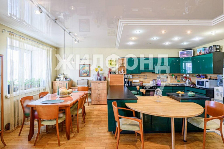 6-комн квартира Серебренниковская, 37