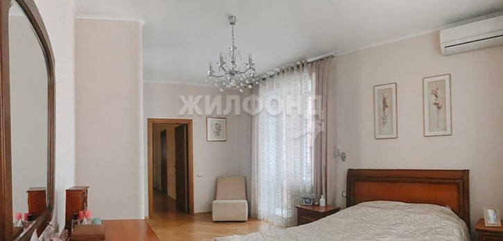 4-комн квартира Толстого, 3/1