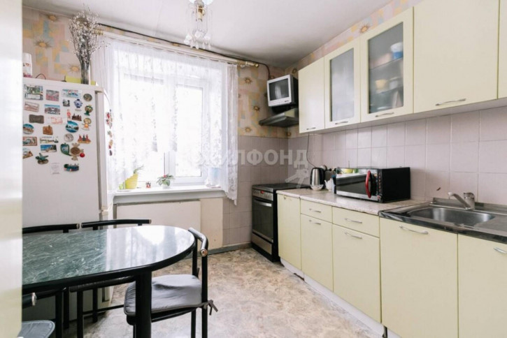 3-комн квартира Сибиряков-Гвардейцев, 68