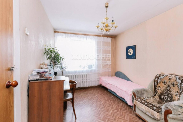 3-комн квартира Сибиряков-Гвардейцев, 68