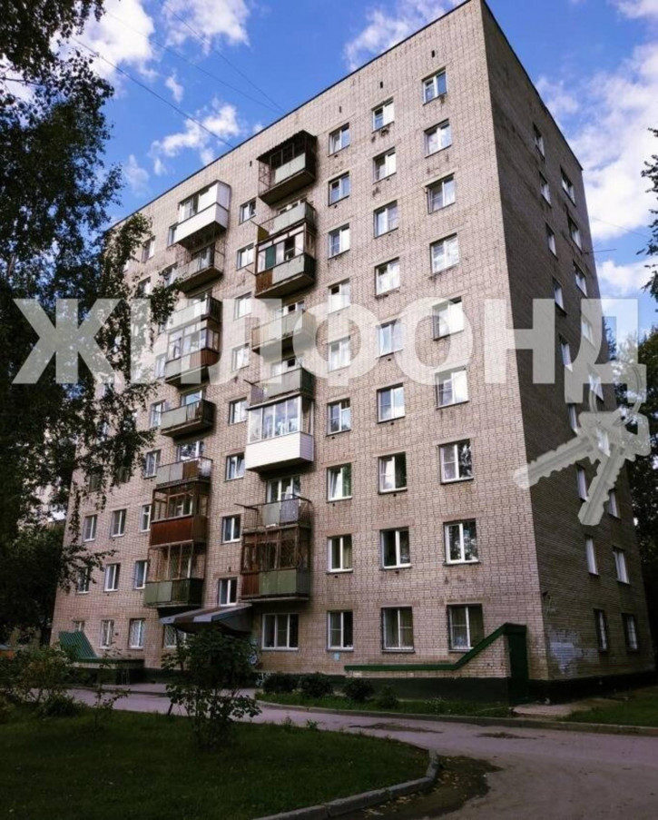 1-комн квартира Петухова, 34