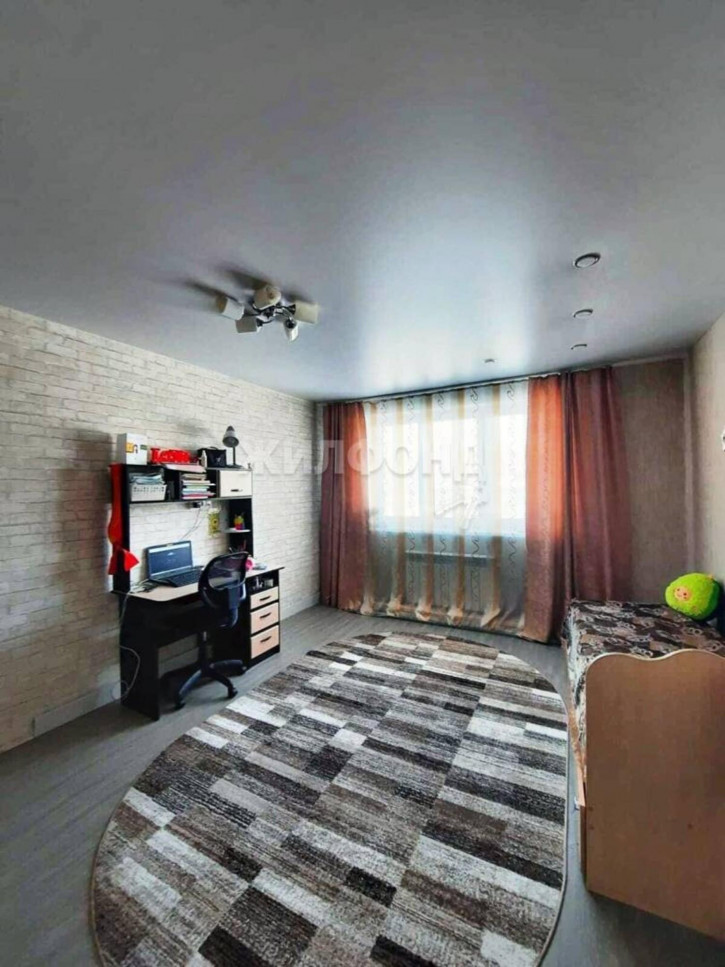 2-комн квартира Сибиряков-Гвардейцев, 62/3