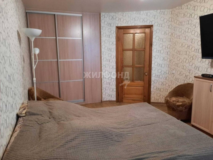 2-комн квартира Титова, 35