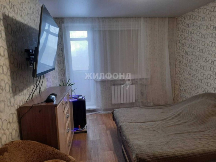 2-комн квартира Титова, 35