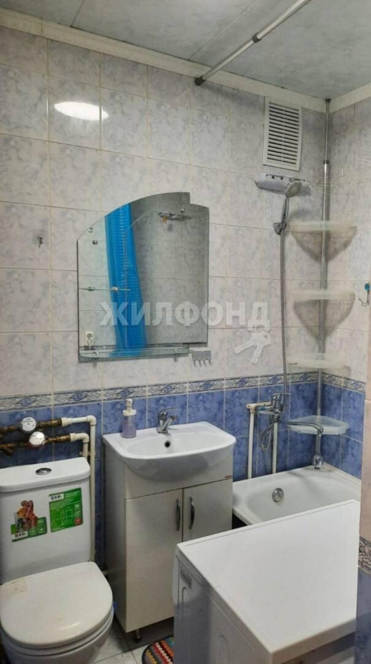 2-комн квартира Титова, 35