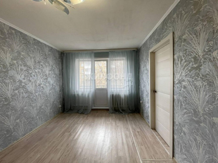 2-комн квартира Ватутина, 49
