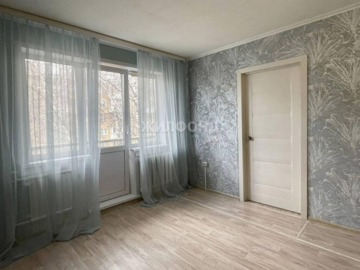 2-комн квартира Ватутина, 49