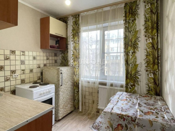 2-комн квартира Ватутина, 49