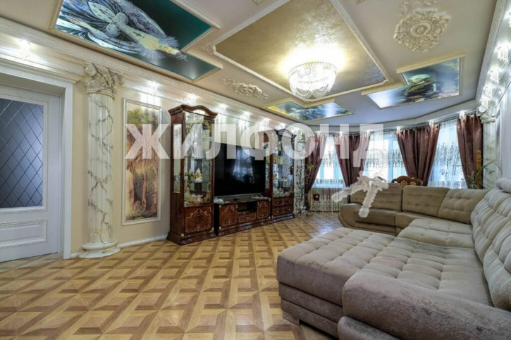 3-комн квартира Автогенная, 69