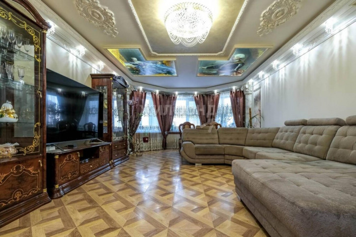 3-комн квартира Автогенная, 69
