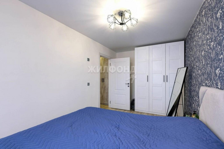 3-комн квартира Титова, 39