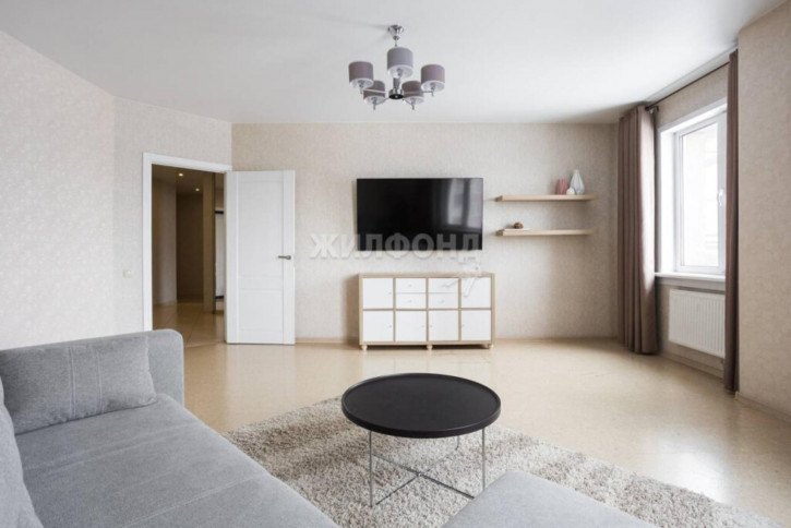3-комн квартира Чехова, 111