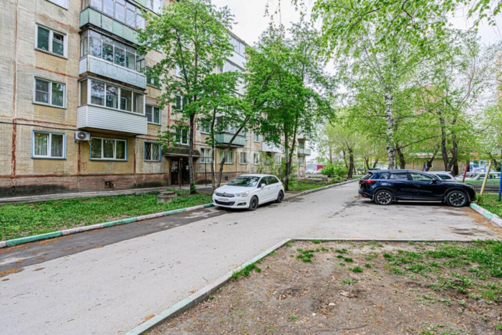 3-комн квартира Оловозаводская, 9