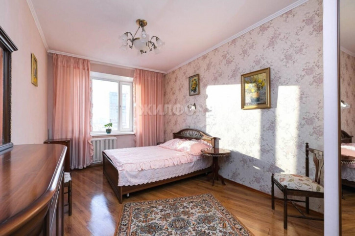 3-комн квартира Гоголя, 42